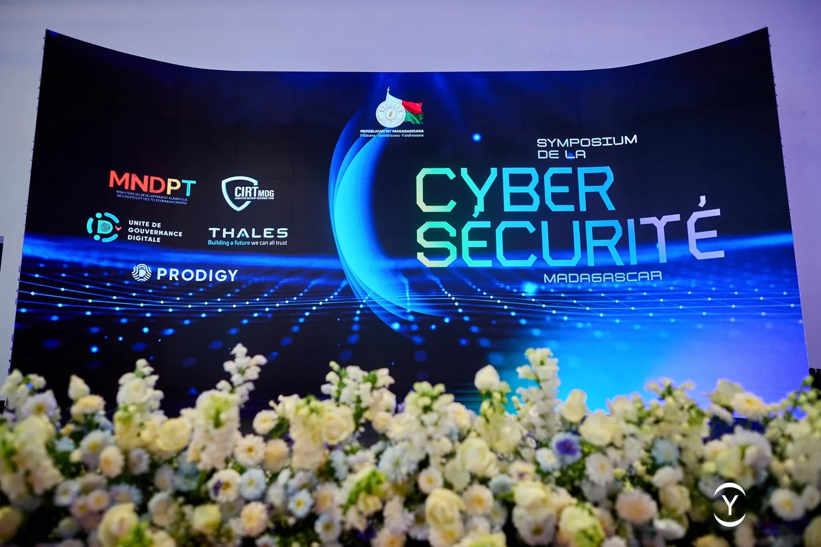 Scène du Symposium de la cybersécurité à Madagascar
